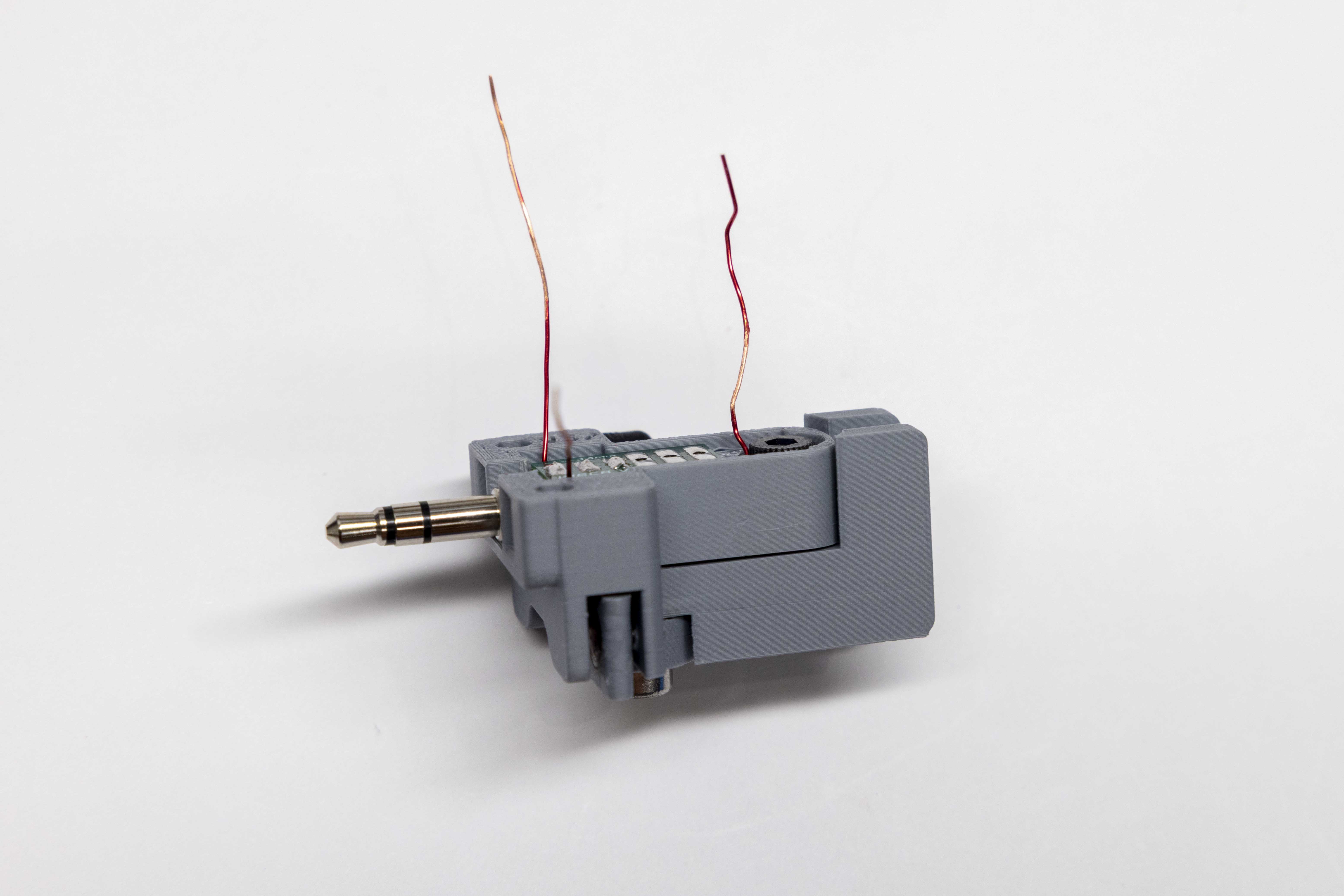 Wires soldered to DIT, DAH, and GND pads